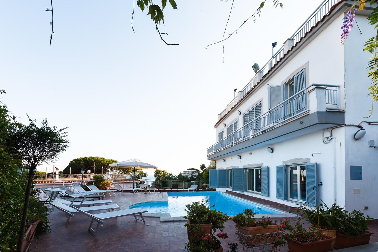 Villa Emilia Поцуоли Екстериор снимка