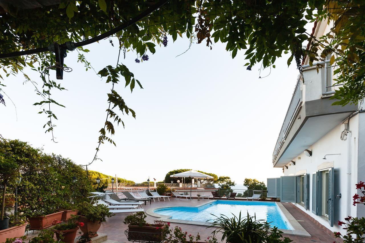 Villa Emilia Поцуоли Екстериор снимка